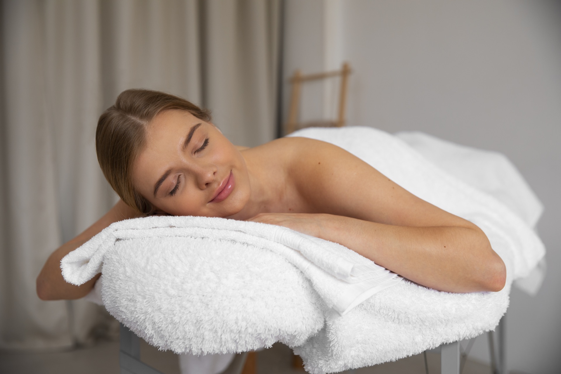 Ruken Üstün Beauty Center'ın Antalya Muratpaşa'daki sakin çalışma alanı